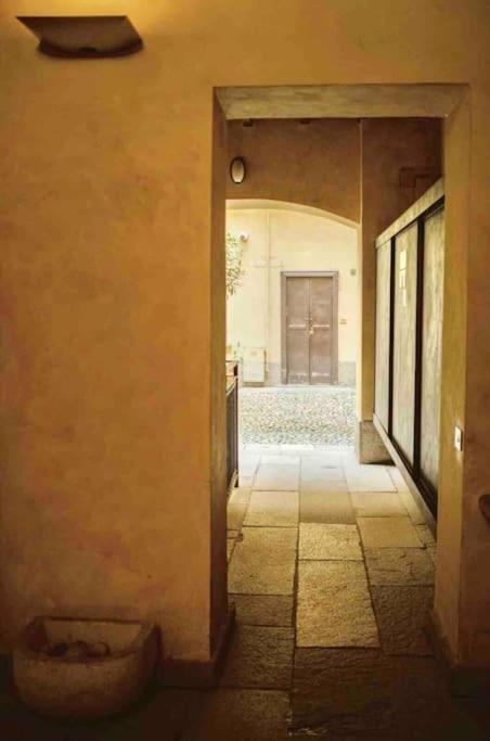 Apartamento Casa Navi - Typical House By Navigli Milán Exterior foto